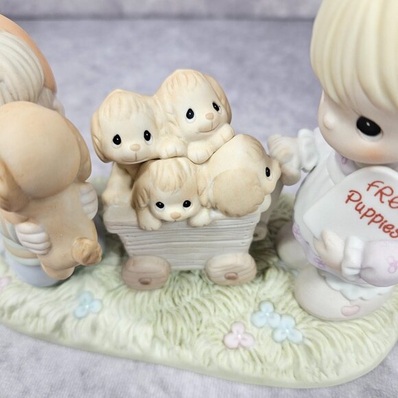 Precious Moments figurine Collection "Loving Every Precious Moment With You" - Picture 7 of 11